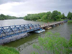 Pontonový most přes Tiszu